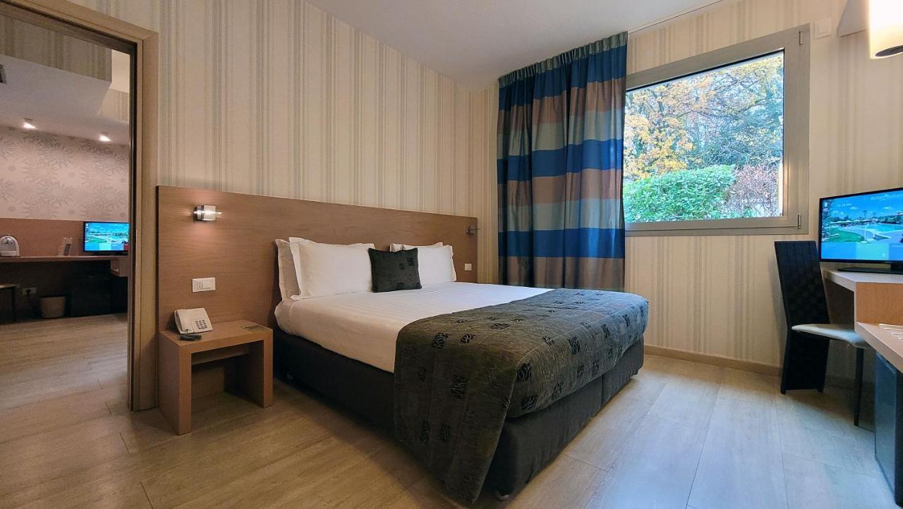 Relais Bellaria Hotel & Congressi Сан-Ладзаро-ди-Савена Экстерьер фото