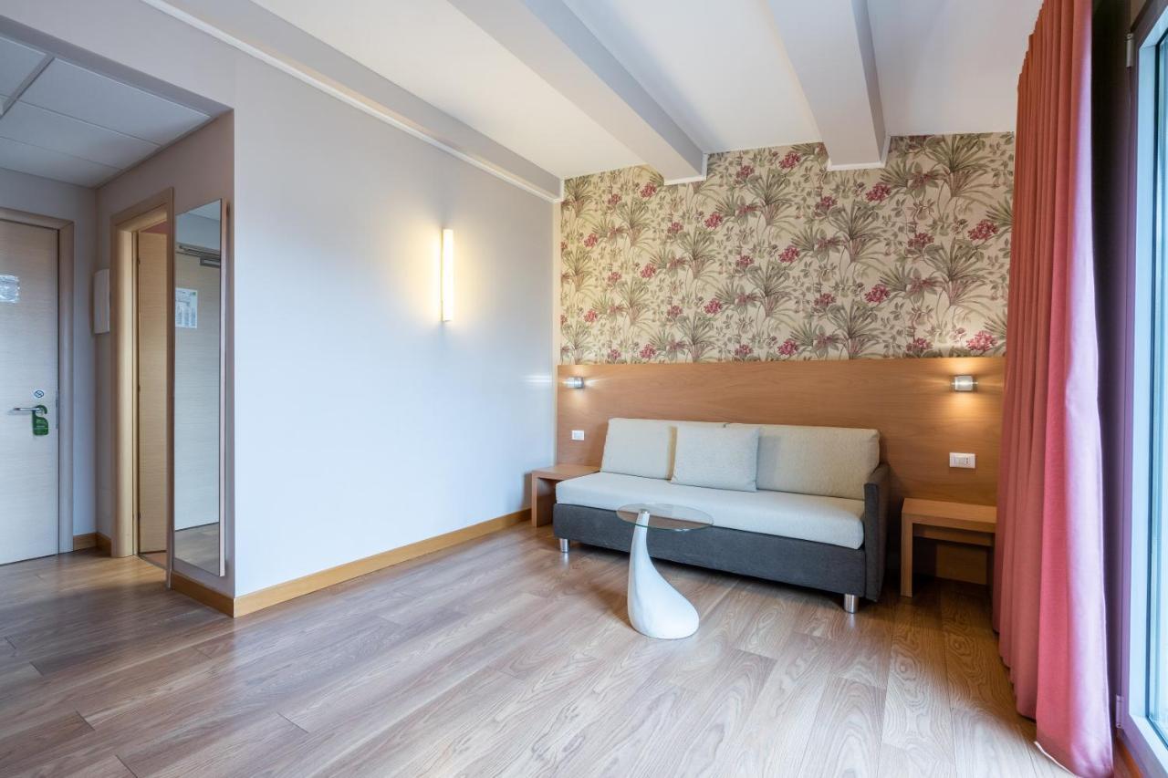 Relais Bellaria Hotel & Congressi Сан-Ладзаро-ди-Савена Экстерьер фото
