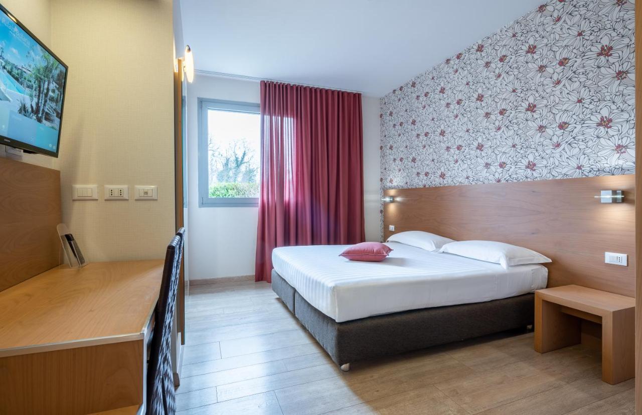 Relais Bellaria Hotel & Congressi Сан-Ладзаро-ди-Савена Экстерьер фото