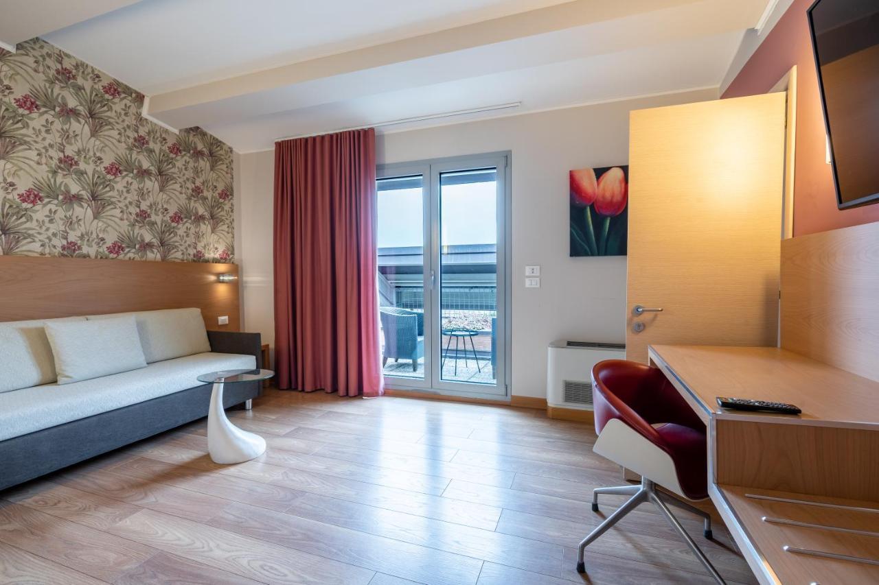 Relais Bellaria Hotel & Congressi Сан-Ладзаро-ди-Савена Экстерьер фото